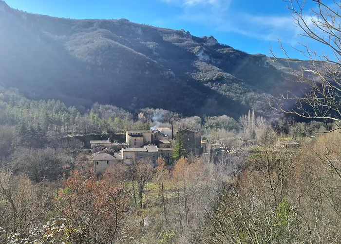 Les Sources / Chez Lea