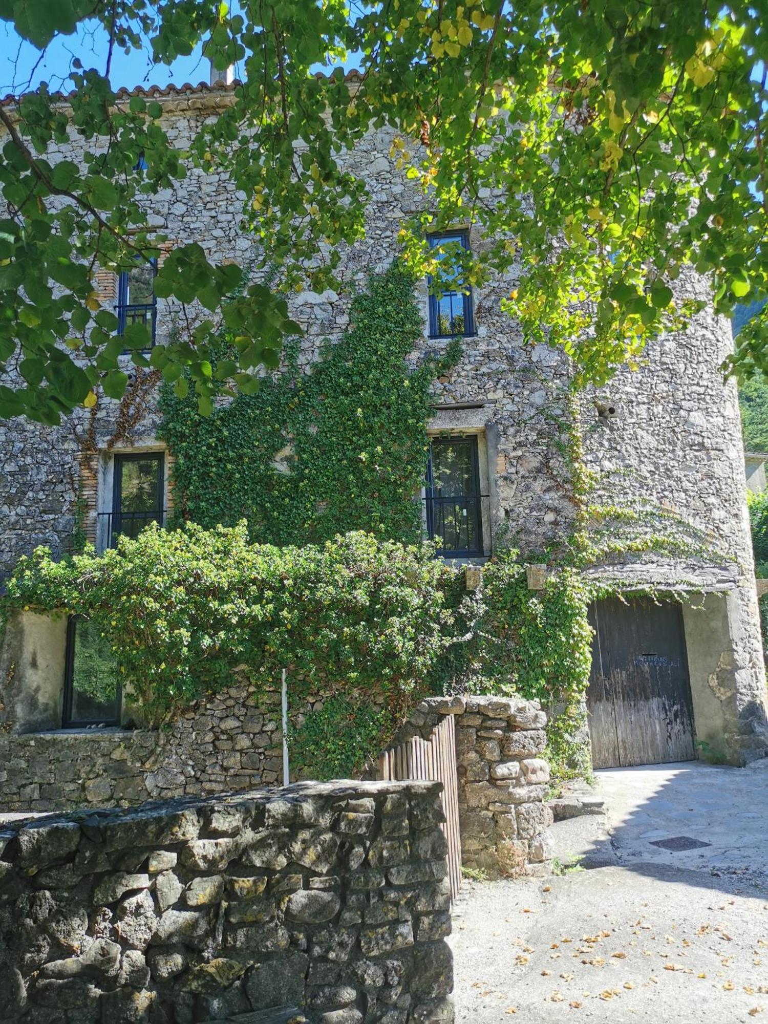 Les Sources / Chez Lea *